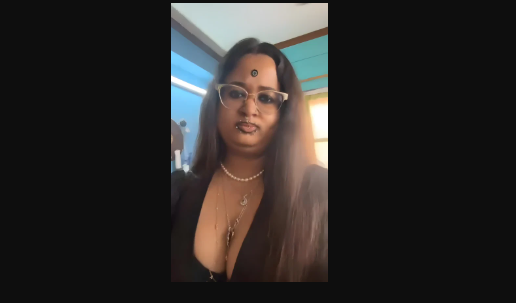 Bangla Lady Records Her Xxx Desi Mms Of Fingering –  Hindi Talking Nude