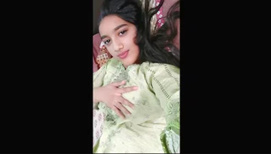Desi Village Girl Fuck Horny Pussy by Fingering
